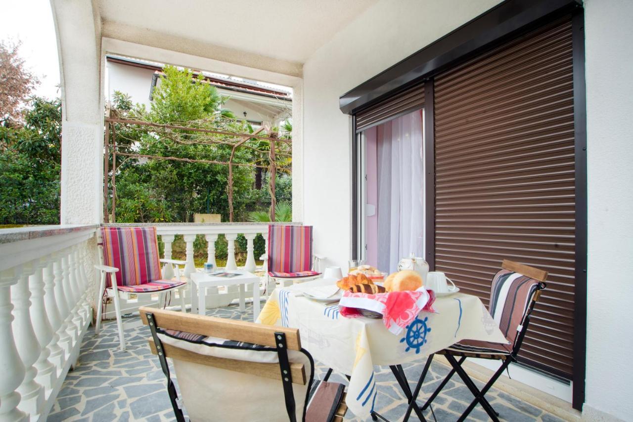 Apartments Karmelic Malinska Exterior photo